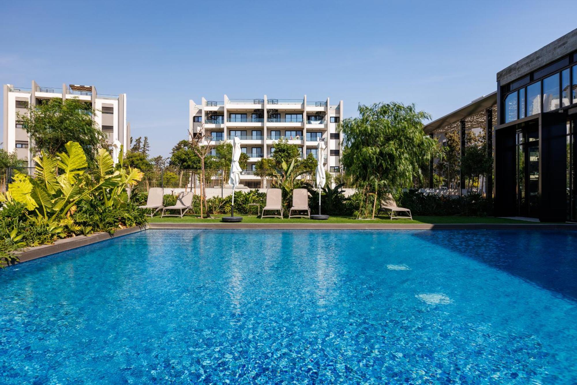 Sunset Gardens - Holiday Apartments - By Tlv Living Limassol Exterior photo